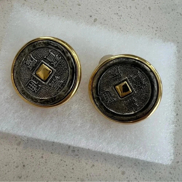 Vintage Signed DONCASTER Clip-On Metal & Gold Tone Coin Earrings - Gorgeous! - Picture 2 of 5
